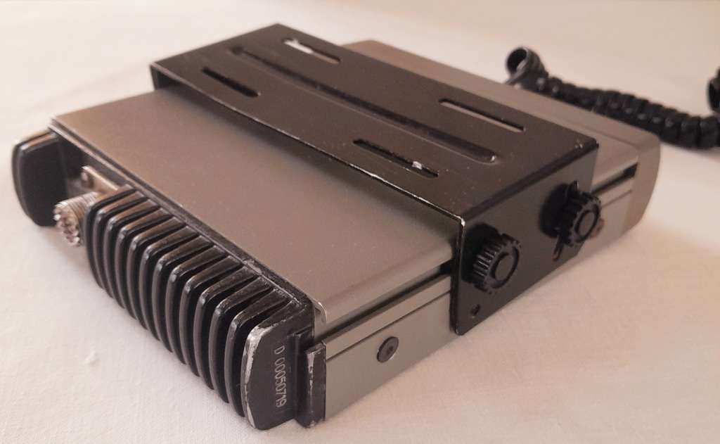 QD Electronics BANTAM MX Mid band 66-88MHz 80 channel base station Radio